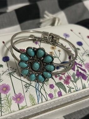 Turquoise Flower Cluster Silver-Tone Bangle Bracelet